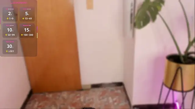 Snapshot of Gingerdoll__ chatting on 10.20.25 Gingerdoll online show from 10.20.25