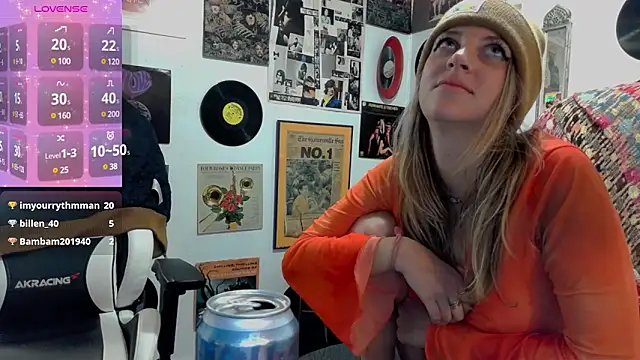 Snapshot of molly_witha_chance chatting on 01.18.25 molly witha chance online show from 01.18.25