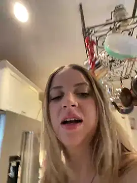 Snapshot of molly_witha_chance chatting on 02.02.25 molly witha chance online show from 02.02.25