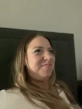 Snapshot of molly_witha_chance chatting on 02.16.25 molly witha chance online show from 02.16.25