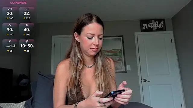 Snapshot of molly_witha_chance chatting on 11.06.25 molly witha chance online show from 11.06.25