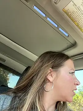 Snapshot of molly_witha_chance chatting on 02.13.26 molly witha chance online show from 02.13.26