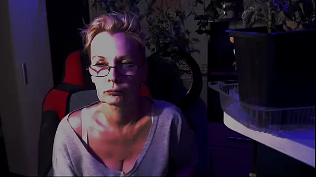 Snapshot of HelgaHimmell chatting on 06.22.26 HelgaHimmell online show from 06.22.26