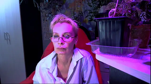 Snapshot of HelgaHimmell chatting on 07.19.26 HelgaHimmell online show from 07.19.26