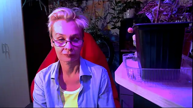 Snapshot of HelgaHimmell chatting on 07.21.26 HelgaHimmell online show from 07.21.26