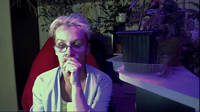 Snapshot of HelgaHimmell chatting on 07.28.26 HelgaHimmell online show from 07.28.26