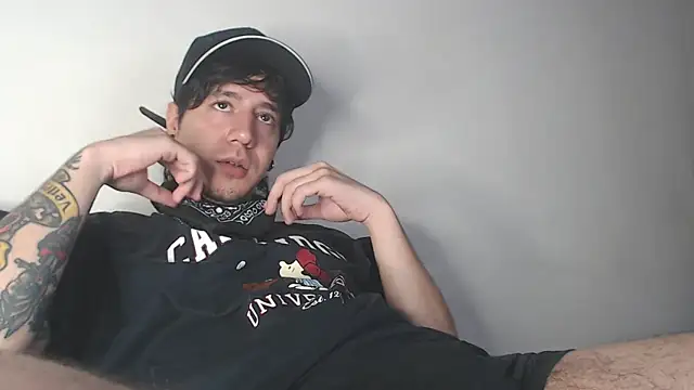 Snapshot of AndyBetti chatting on 12.03.25 AndyBetti online show from 12.03.25