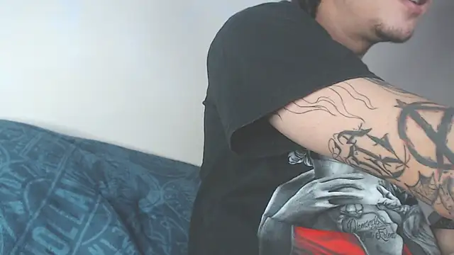 Snapshot of AndyBetti chatting on 12.05.25 AndyBetti online show from 12.05.25