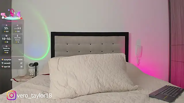 Snapshot of veronica_taylor1 chatting on 02.26.25 veronica taylor1 online show from 02.26.25