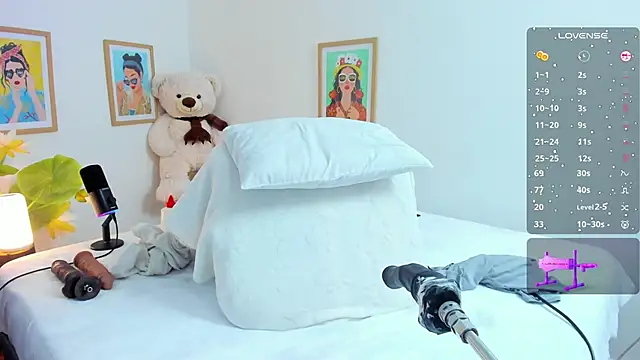 Snapshot of jasminnee_ chatting on 10.02.25 jasminnee online show from 10.02.25