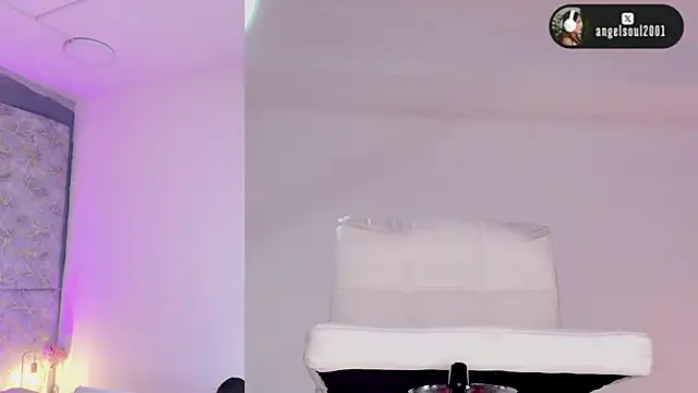 Snapshot of Angelst__ chatting on 02.15.26 Angelst online show from 02.15.26