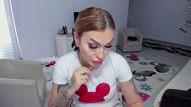 GlossyDiamondX online show from 02.20.25