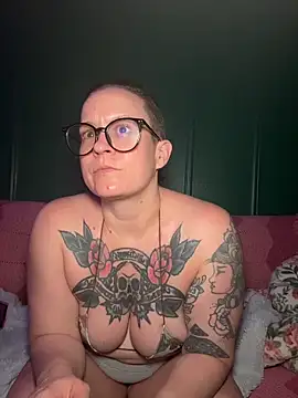 quinnmariexo online show from 04.17.26