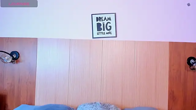 Snapshot of Aishaza1 chatting on 10.01.25 Aishaza1 online show from 10.01.25