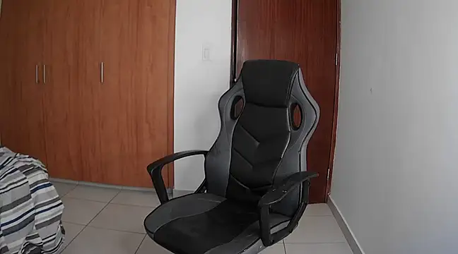 Snapshot of modexusparty1 chatting on 01.06.25 modexusparty1 online show from 01.06.25