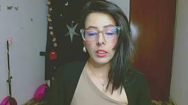 Snapshot of ella_peck chatting on 02.01.26 ella peck online show from 02.01.26