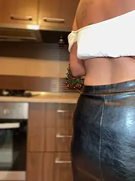 Hotmomcheckk  online show from 01.25.25