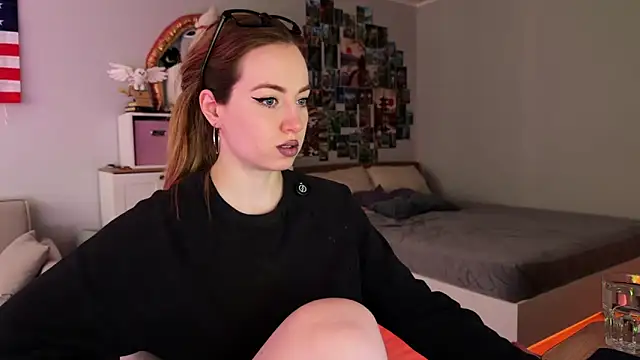 Snapshot of LinaWitch chatting on 03.18.26 LinaWitch online show from 03.18.26