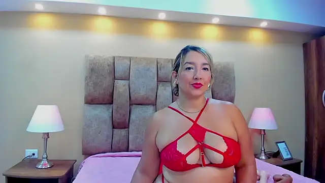 MiiaHot online show from 12.26.24