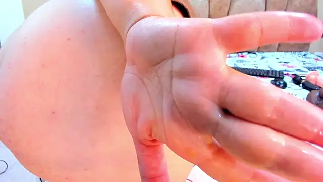 MiiaHot online show from 01.03.25