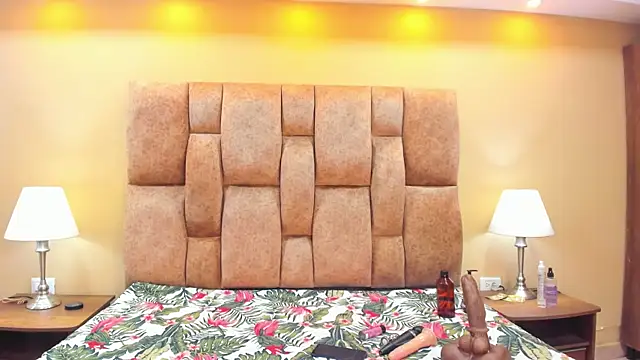 MiiaHot online show from 09.19.25