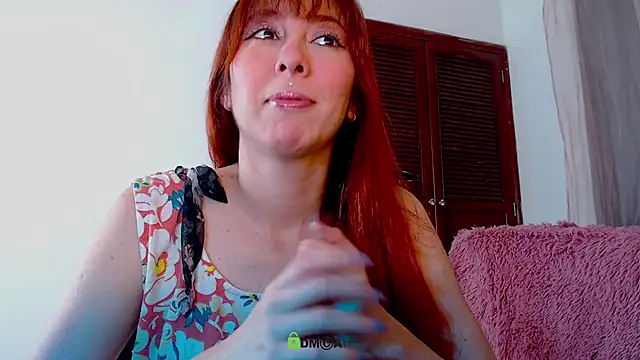 Snapshot of lanaturner_ chatting on 10.01.25 lanaturner online show from 10.01.25