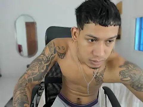 Snapshot of slim_master12 chatting on 09.12.25 slim master12 online show from 09.12.25