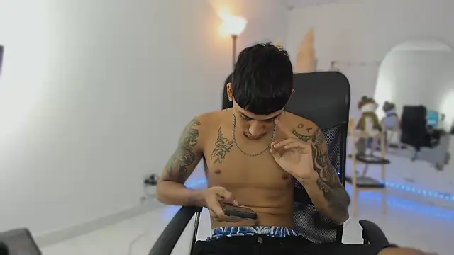 slim master12 online show from 12.18.25