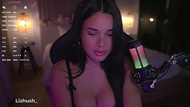 Snapshot of Lizhush_ chatting on 03.16.25 Lizhush online show from 03.16.25