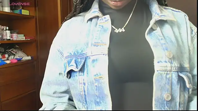 Raquel jones online show from 10.03.25