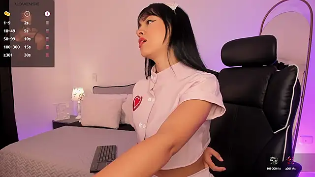 emilyruiz1 online show from 02.15.25