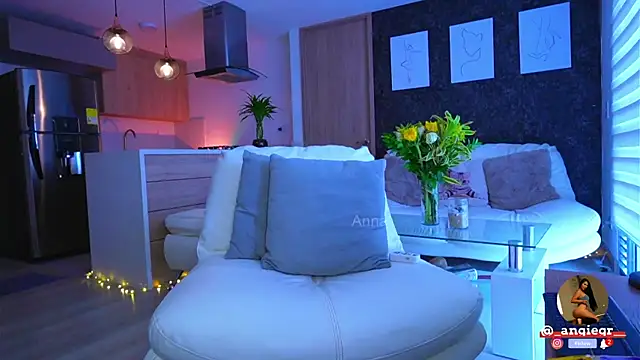 AnnaTaylor1 online show from 03.11.25