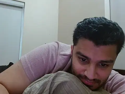 Snapshot of robintoit chatting on 02.02.26 robintoit online show from 02.02.26