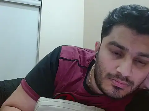 Snapshot of robintoit chatting on 02.04.26 robintoit online show from 02.04.26