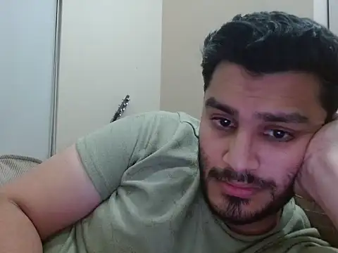 Snapshot of robintoit chatting on 02.15.26 robintoit online show from 02.15.26