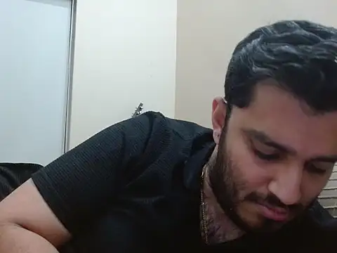 Snapshot of robintoit chatting on 02.17.26 robintoit online show from 02.17.26