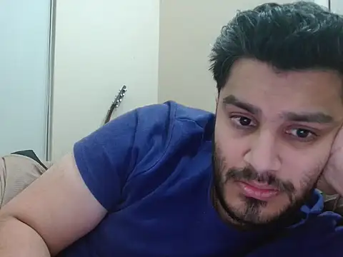 Snapshot of robintoit chatting on 02.18.26 robintoit online show from 02.18.26