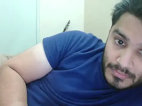 Snapshot of robintoit chatting on 02.19.26 robintoit online show from 02.19.26