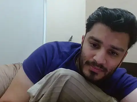 Snapshot of robintoit chatting on 02.20.26 robintoit online show from 02.20.26