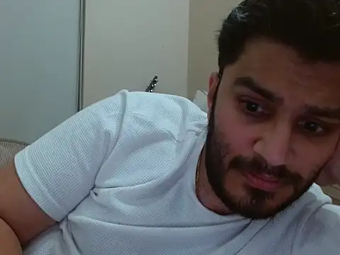 Snapshot of robintoit chatting on 02.22.26 robintoit online show from 02.22.26