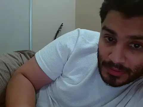 Snapshot of robintoit chatting on 02.23.26 robintoit online show from 02.23.26