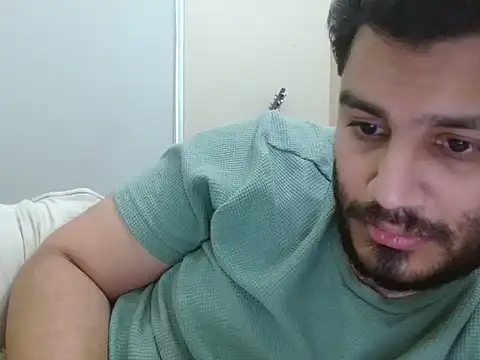 Snapshot of robintoit chatting on 03.04.26 robintoit online show from 03.04.26