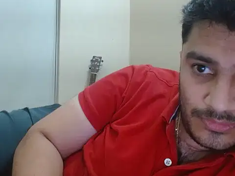 Snapshot of robintoit chatting on 04.24.26 robintoit online show from 04.24.26