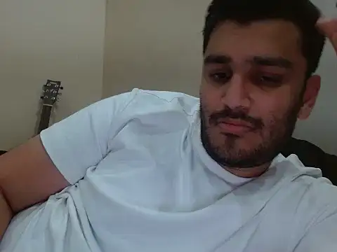 Snapshot of robintoit chatting on 04.28.26 robintoit online show from 04.28.26