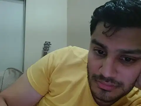 Snapshot of robintoit chatting on 05.29.26 robintoit online show from 05.29.26