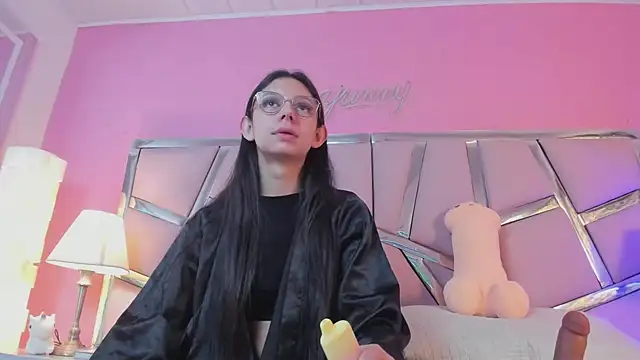 Snapshot of Bonniepark chatting on 02.28.25 Bonniepark online show from 02.28.25