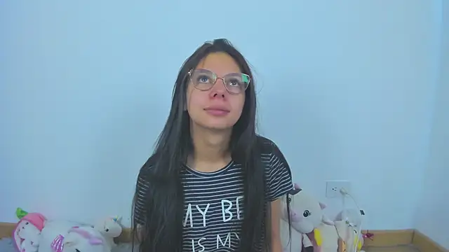 Snapshot of Bonniepark chatting on 11.23.25 Bonniepark online show from 11.23.25