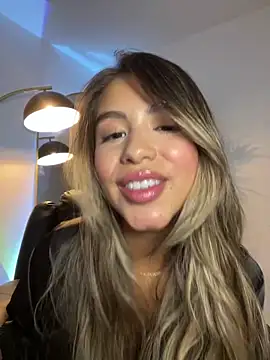  laura 02 online show from 03.01.25