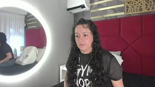 hanny milf online show from 04.18.26