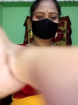 Idhika Paul online show from 03.01.25